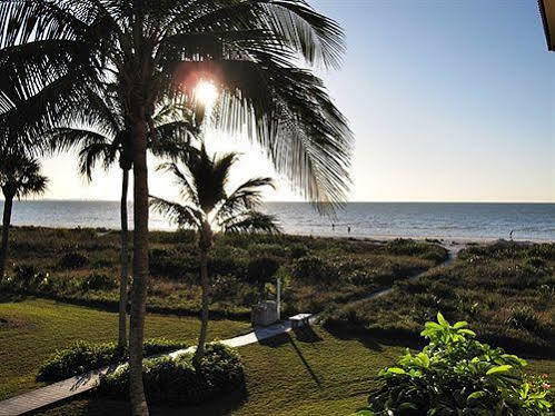 Sandalfoot Beachfront Condominium Sanibel Exterior photo